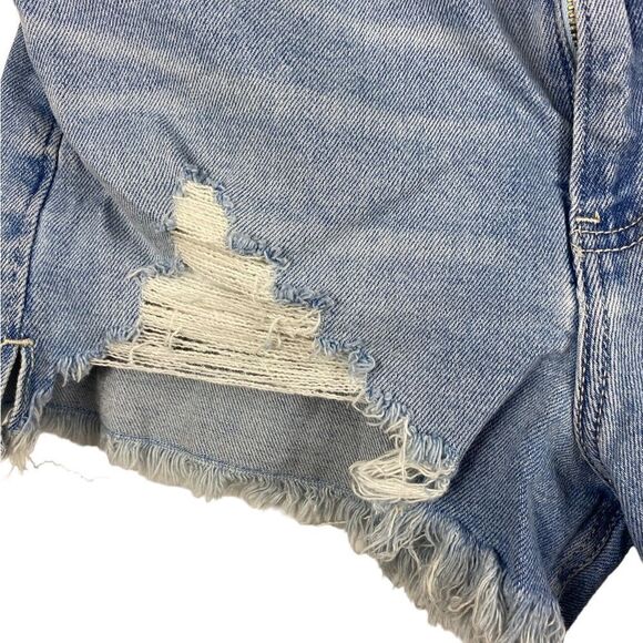 Hollister Wms 26 Ultra High-Rise Mom Light Blue Distressed Raw Hem Denim Shorts - Picture 2 of 5